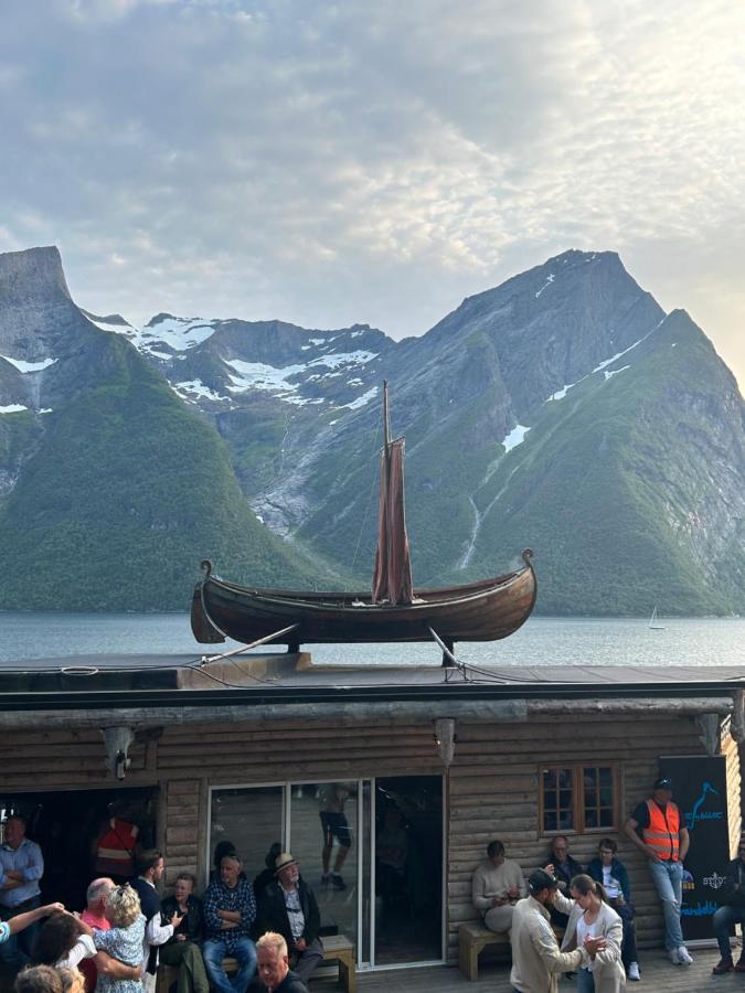 Line Pa Hauane1 Bed and Breakfast Volda Buitenkant foto