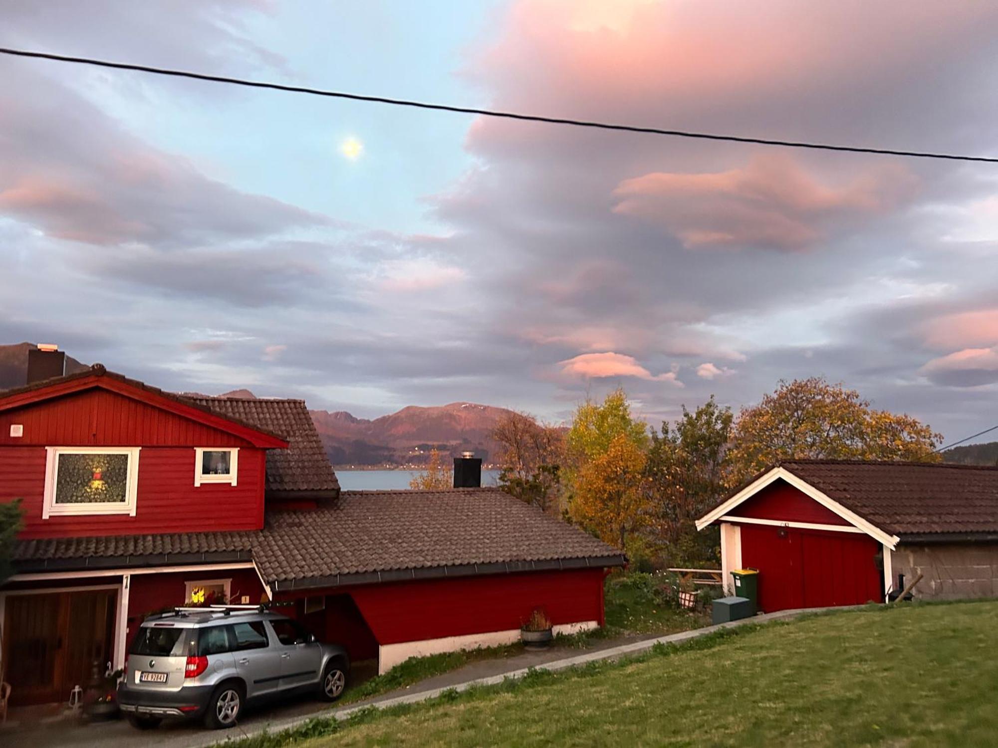 Line Pa Hauane1 Bed and Breakfast Volda Buitenkant foto